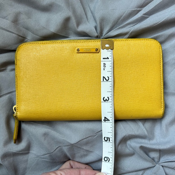 Fendi wallet w/ Certificate of Authentication - Picture 12 of 12